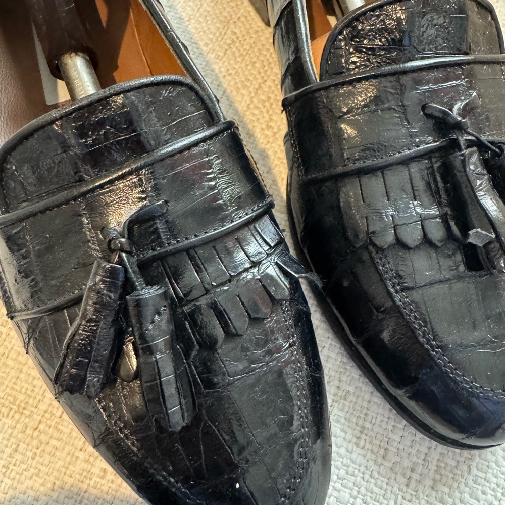 Elegant Black Genuine Crocodile Loafers - Picture 2 of 6